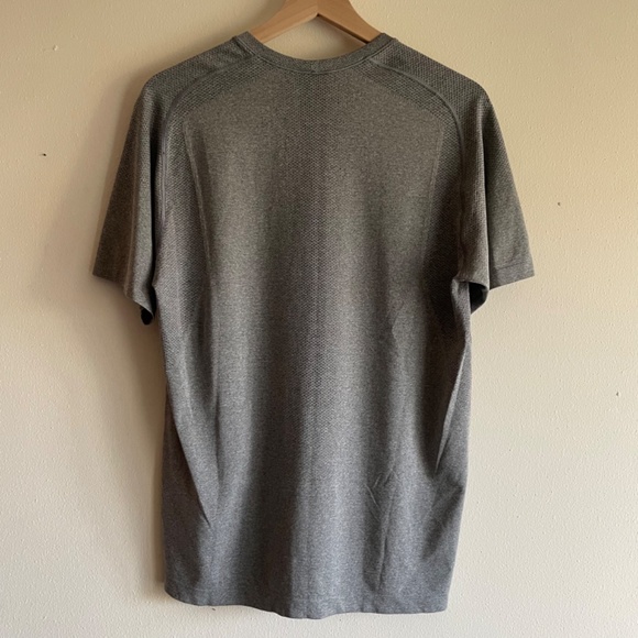 Lululemon Metal Vent Tech Short Sleeve - Picture 7 of 11